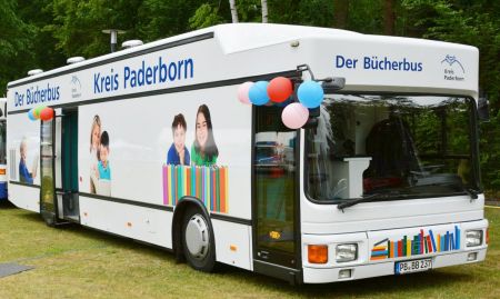 Macht Halt in 45 Orten des Kreises Paderborn und hat immer 6.000 Medien an Board. (Archivfoto: Amt für Presse- und Öffentlichkeitsarbeit, Kreis Paderborn, Ulrike Sander)